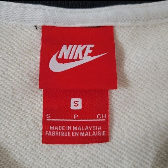 Nike Women's Archive Sweatshirt - Picture 6 of 16